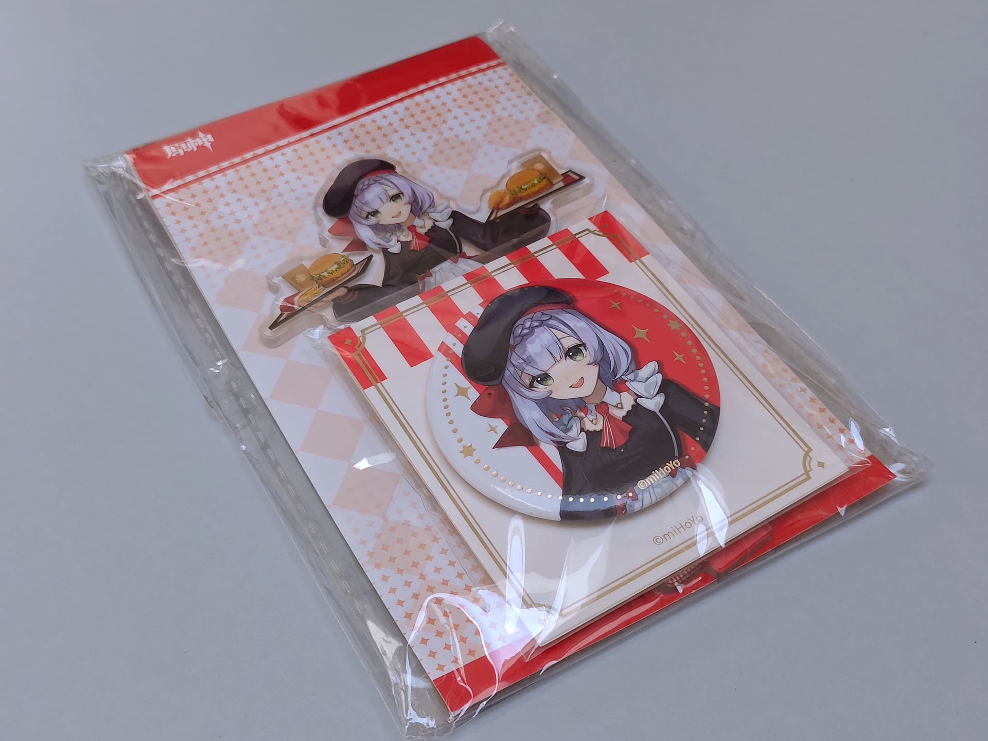 Genshin Impact x KFC Collaboration Acrylic Stand & Badge Set - Diluc & Noelle — image 4