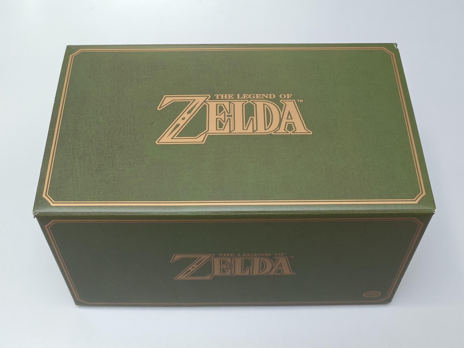 Nintendo Official UK Zelda Mystery Box Outer Chest & Pin Badges Set Pack of 6 — image 4