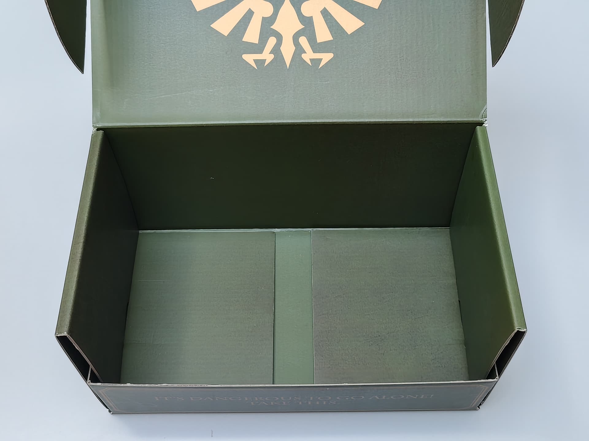Nintendo Official UK Zelda Mystery Box Outer Chest & Pin Badges Set Pack of 6 — image 8