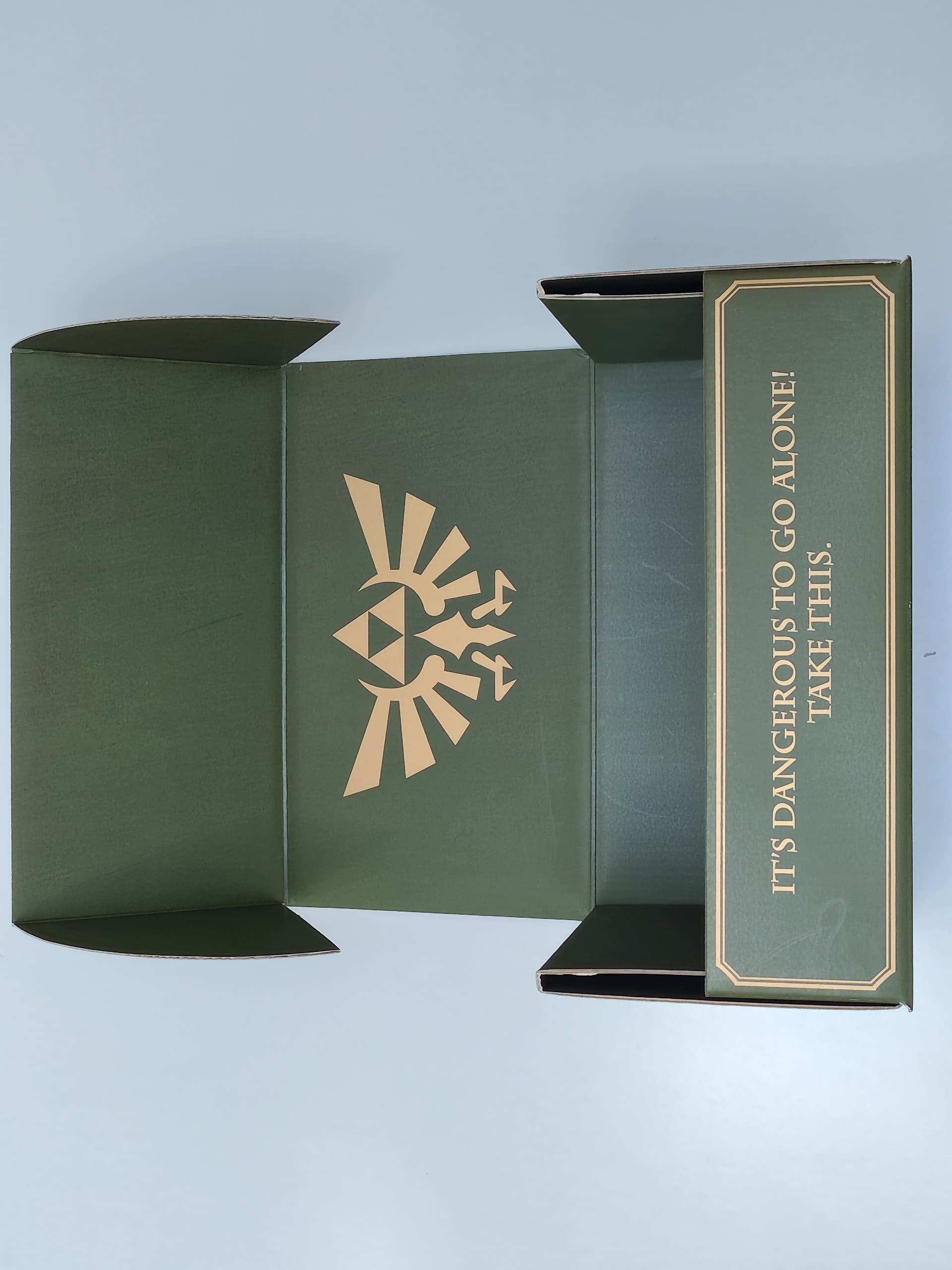 Nintendo Official UK Zelda Mystery Box Outer Chest & Pin Badges Set Pack of 6 — image 7