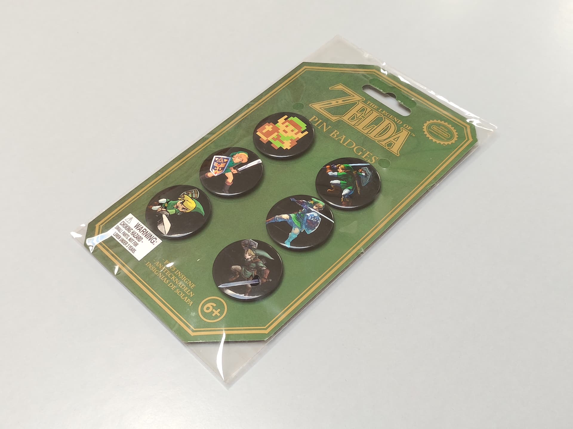 Nintendo Official UK Zelda Mystery Box Outer Chest & Pin Badges Set Pack of 6 — image 2